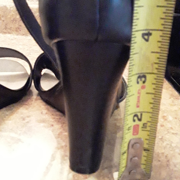 Shoes - Picture 11 of 12